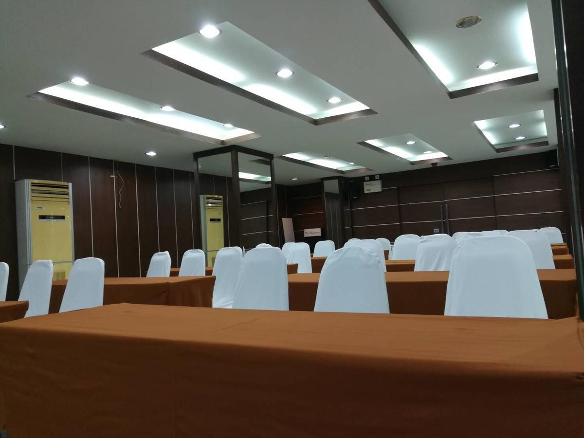 เดอะ เรสซิเดนซ์ ปราจีนบุรี Hotel ภายนอก รูปภาพ